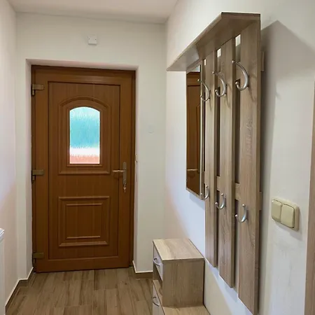 Slunny S Terasou A Zahradou Holiday home *