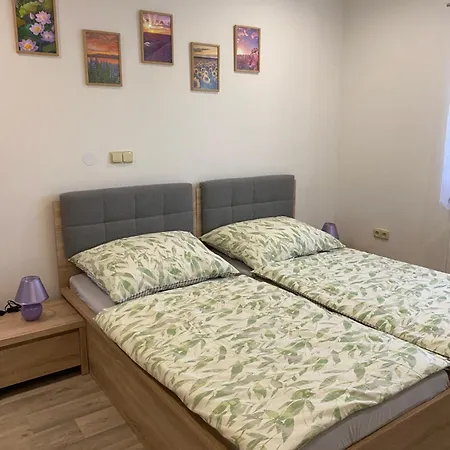 Slunny S Terasou A Zahradou * Zvikovske Podhradi