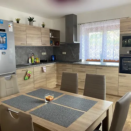 Feriehus Slunny S Terasou A Zahradou *