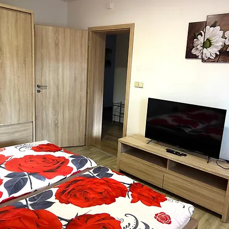 Vakantiehuis Slunny S Terasou A Zahradou Zvíkovské Podhradí