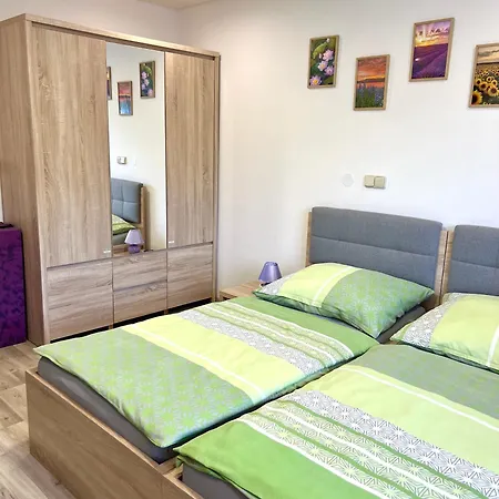 Vakantiehuis Slunny S Terasou A Zahradou