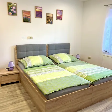 Vakantiehuis Slunny S Terasou A Zahradou *
